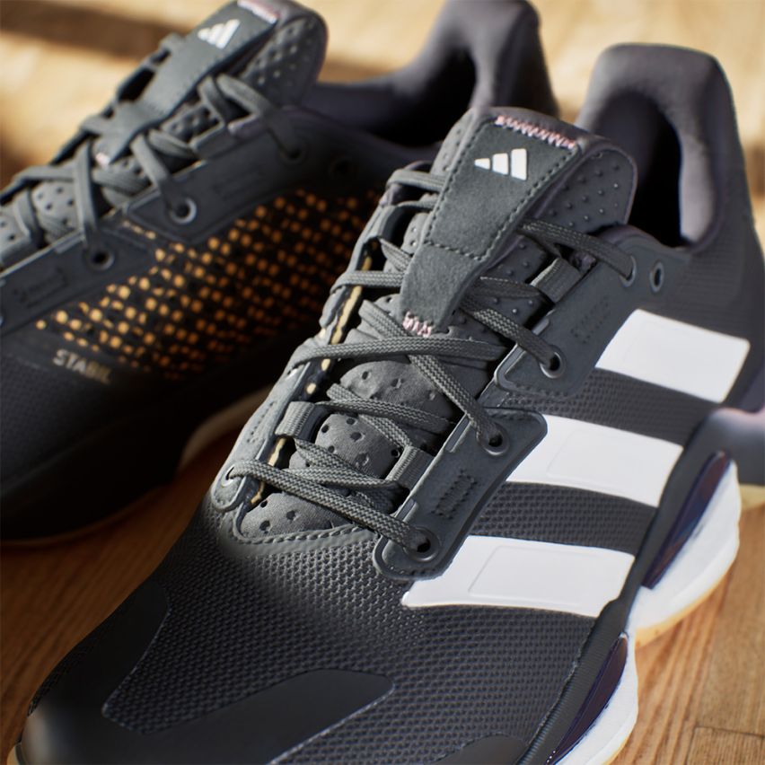 Adidas Stabil 16 M core black/zero metallic