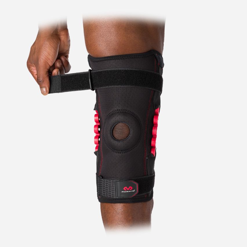 McDavid NRG Kniebandage mit Federgelenk schwarz