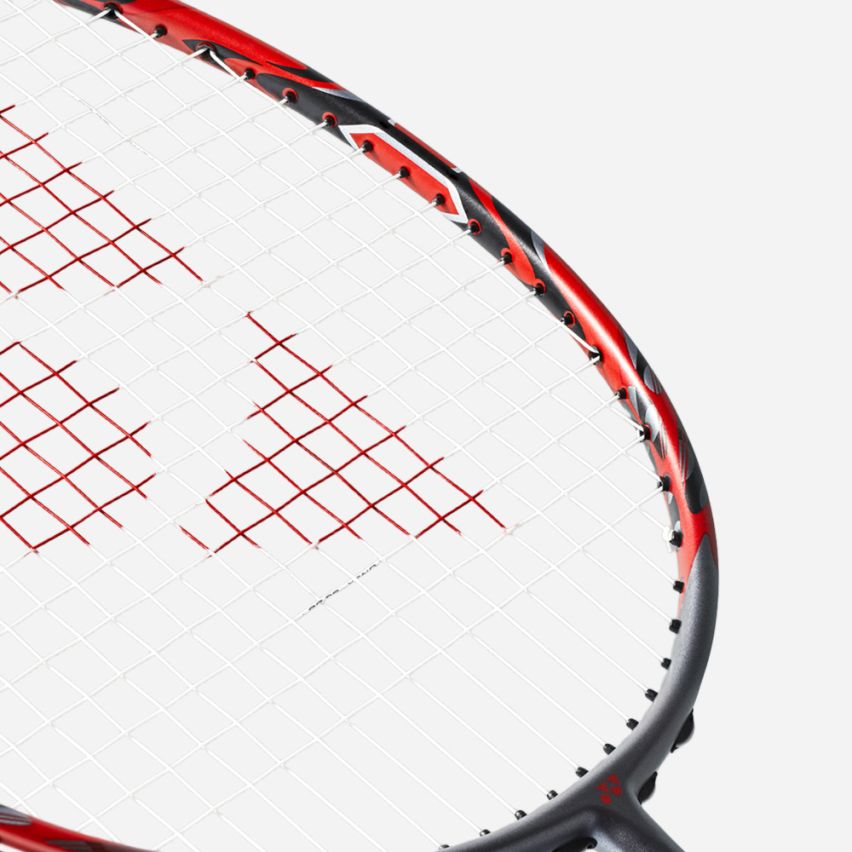 Yonex Badmintonracket Arc Saber 11 Pro bespannt